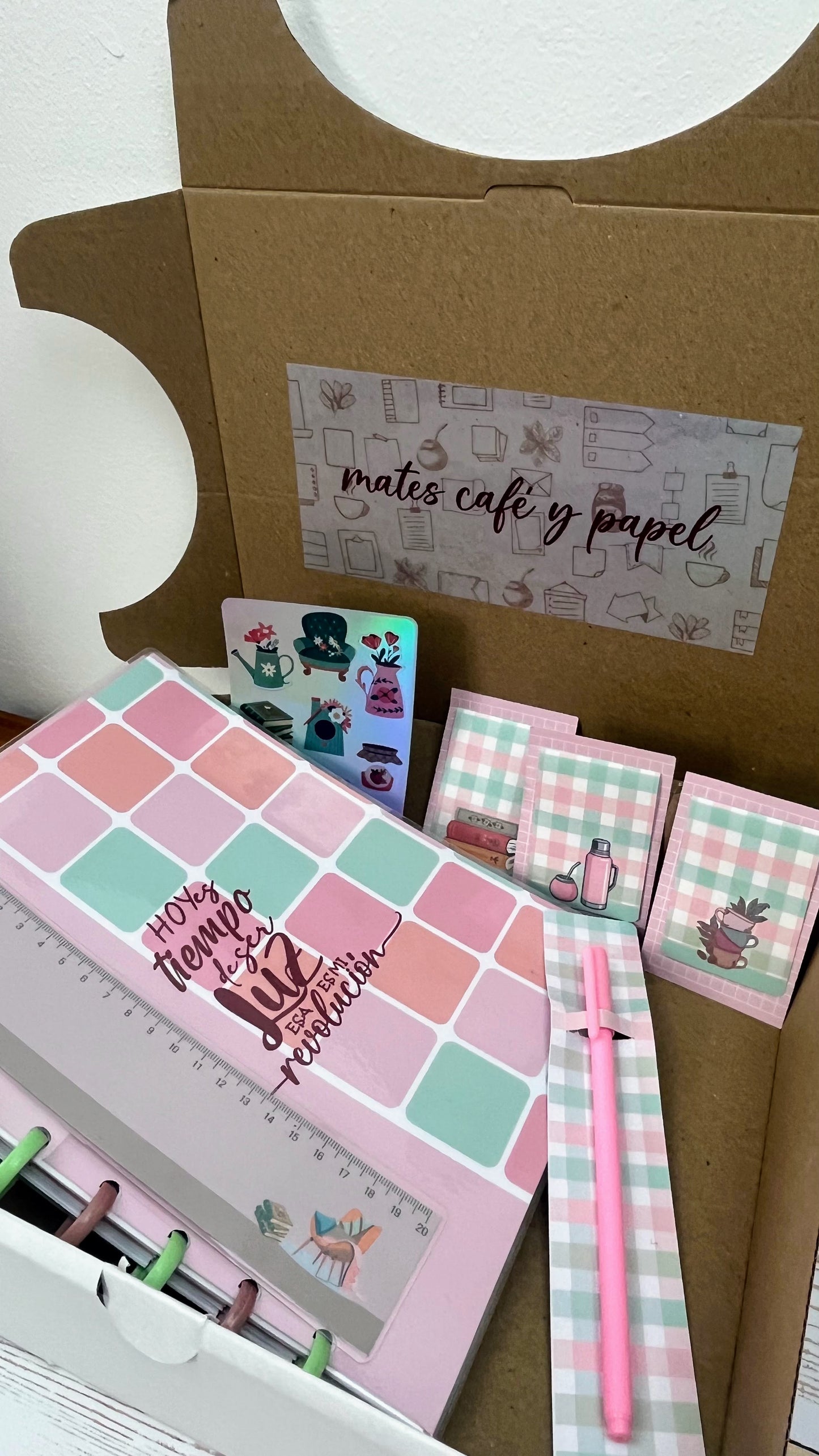 Box Mate,Café y papel